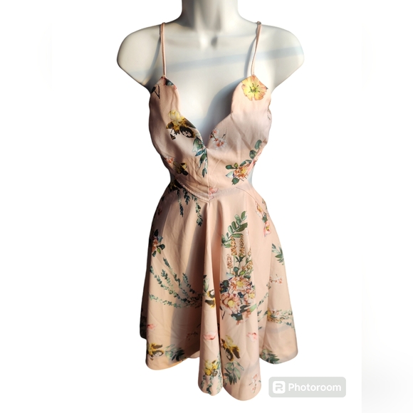 L'ATISTE Dresses & Skirts - L’atiste Pink Floral Cut Out Dress Juniors Size L